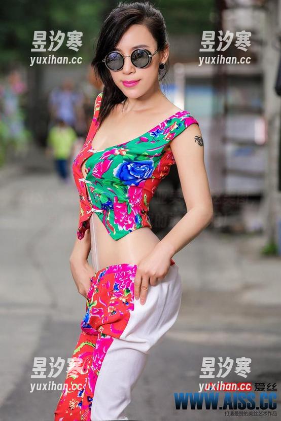 AISS爱丝(黄金版) - 亚美依你这美图，真想邀请你来做我的透明示范！