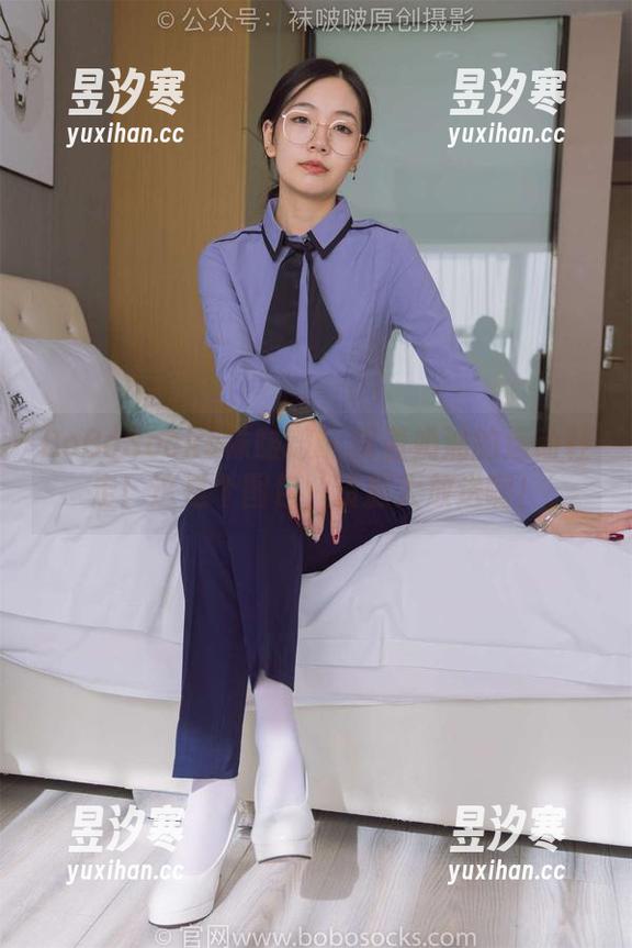 BoBoSocks袜啵啵 - 跟着奶油的运动鞋走！这是个图包，资源大放送啊！