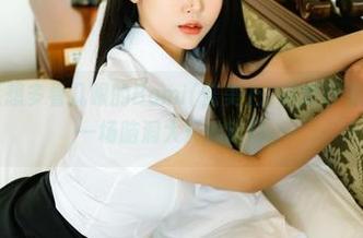 清晰到让人想多看几眼的Bomi(普美)：游戏厅里的cos如同一场脑洞大开的旅行。