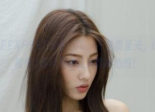 LEEHEEEXPRESS-LEDG：不需要圣光，G.su(全智秀)照样美得让人胆战心惊！