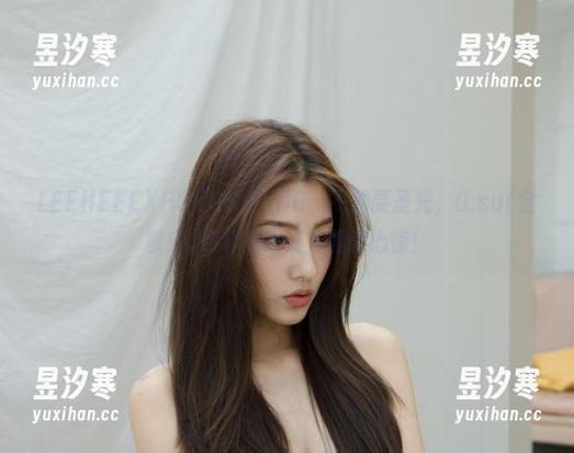 LEEHEEEXPRESS-LEDG：不需要圣光，G.su(全智秀)照样美得让人胆战心惊！