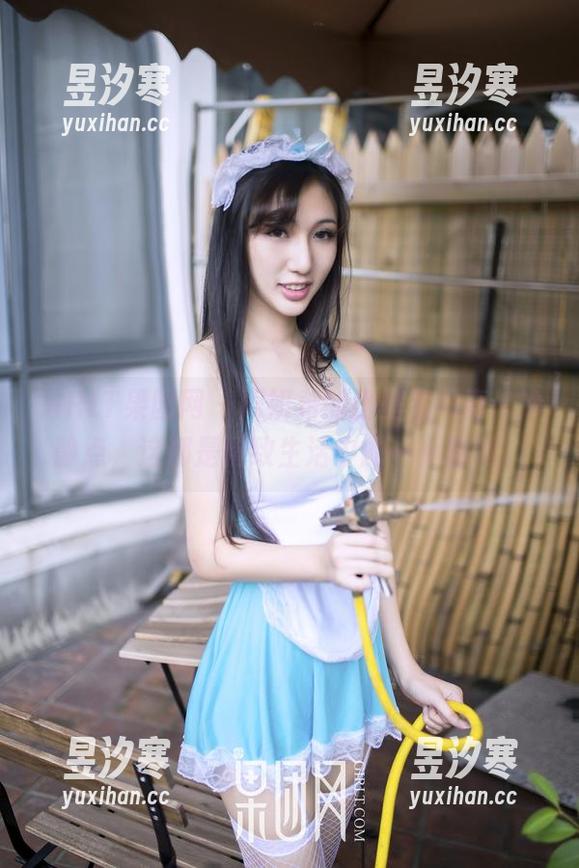 GIRLT果团网 - 周妍希的比基尼写真，冷静点，这都是精致生活中的一小段啊。