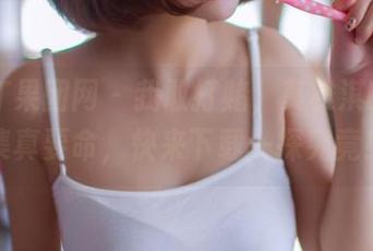 GIRLT果团网 – 我敢打赌，莫雅淇睡衣图集真要命，快来下载一探究竟！