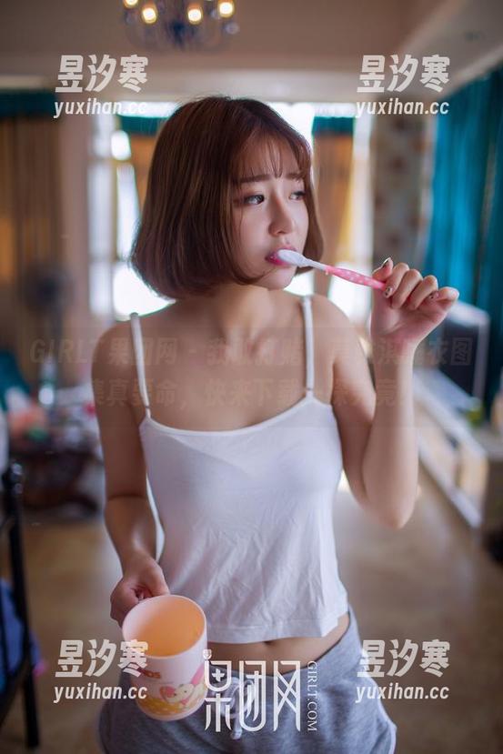 GIRLT果团网 - 我敢打赌，莫雅淇睡衣图集真要命，快来下载一探究竟！