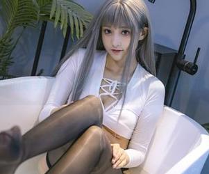 Luisa_零纱的新美图，你敢相信这条连衣裙能如此不合时宜吗