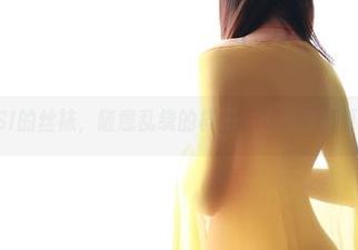 原图中ROSI的丝袜，随意乱绕的样子，资源似乎更显得清新。