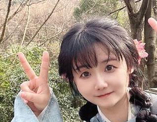 这组Sayako＿今年4岁的原神写真，下载前请自备纸巾