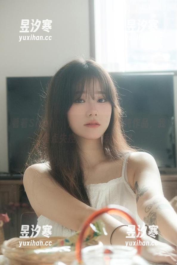 看着Sira(시라)的“全套”清纯作品，我差点失控，谁有话说啊？