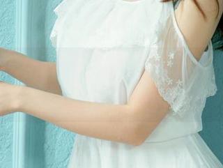 UGirls尤果网 – 我也想穿得像于梓馨一样，黑色美图不禁让人想疯狂下载啊。
