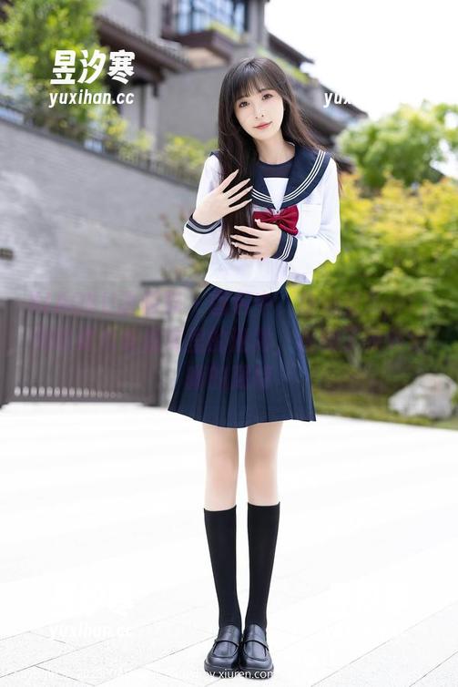 XIAOYU语画界-徐莉芝Booty XIAOYU语画界 - 图包中,徐莉芝Booty用眼镜化身现实里的迷雾,模糊了我对清晰的期待