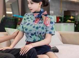 XINGYAN星颜社 – 唐思琪泳衣合集有点意思，作者随意的姿态，真想靠近又怕被淋湿。