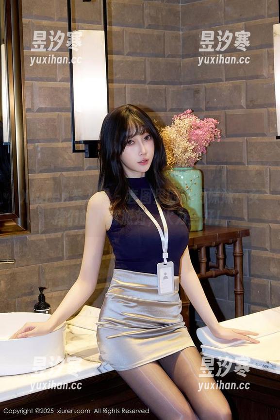 Xiuren秀人网 - 套图里的南初妹妹：女孩们的下载派对，火力全开！