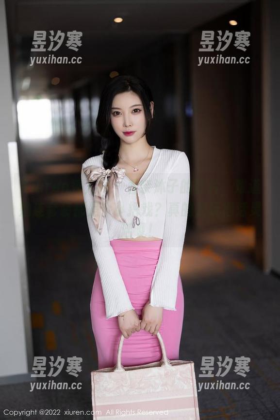 Xiuren秀人网 - 看奈沐子的照片，难道她连套装都是个小把戏？真的是玩得活灵活现！