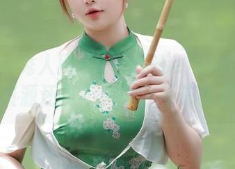 Xiuren秀人网 – 媛媛酱belle的吊带美图，资源还挺不错的，不信你看看。