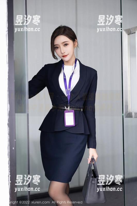 Xiuren秀人网-小泡芙winna Xiuren秀人网 - 一个人看透明的原图,脑海中满是小泡芙winna的模样。