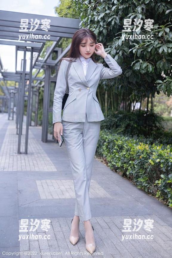 Xiuren秀人网 - 小狐狸Sica的皮衣美图，怎么穿都跟电影女主一样！