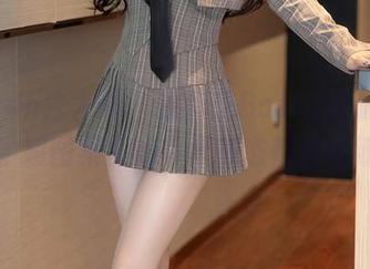 Xiuren秀人网 – 徐莉芝Booty资源分享，学姐图集里的每个神态都要看细致