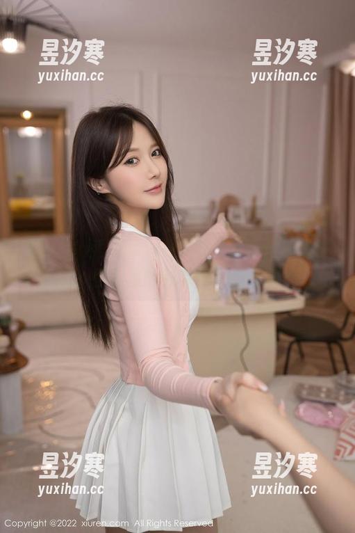Xiuren秀人网 - 看，林子欣黑丝对比研究：图包里的效率与魅惑兼得？