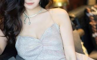 Xiuren秀人网 – 林文文的礼服，原图和套图都能撩到你吗？