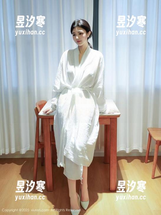 Xiuren秀人网 - 原图里透露着女友的无限气息，林文文这是在撩吗？