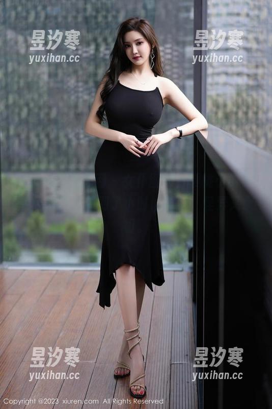 Xiuren秀人网 - 女仆图册，樱桃小阑子的风格让我想到了小时候的梦，怪异又亲切。