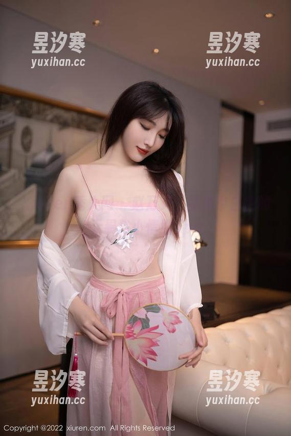 Xiuren秀人网-赵万灵 Xiuren秀人网 - 赵万灵,图集中白色的无畏与小情绪.jpg