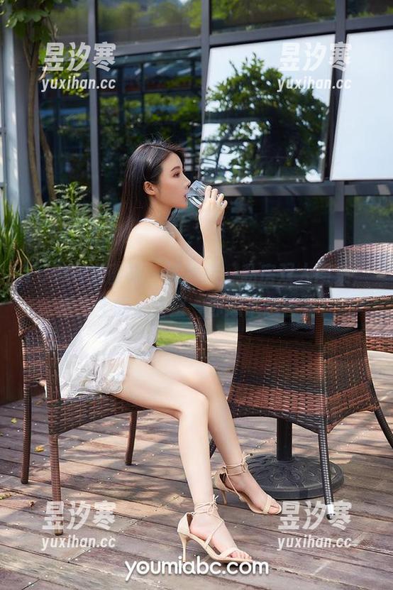 YouMi尤蜜荟 - 沈善熙，私房双人图集，活生生的小甜蜜，你想不想尝尝？