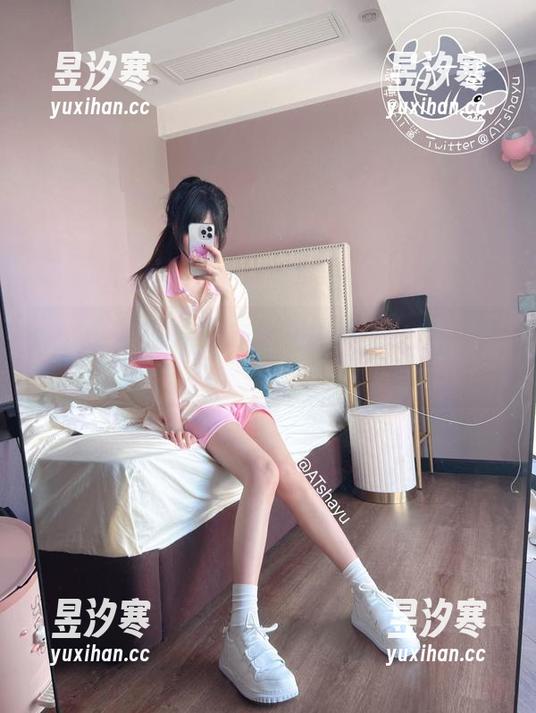 图包要翻一翻，at鲨鱼的灰色裤袜火得不行！