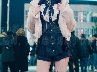 看shimo霜月如何把美腿写真变成自信的代名词，分享给身边的小伙伴！