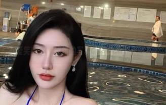 微密圈 – 不爱笑的赛琳姐姐的写真：这身衣服我敢不敢穿出去？