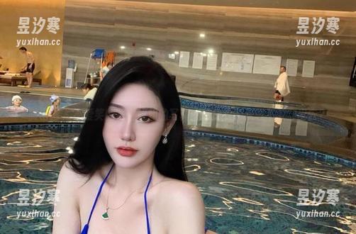 不爱笑的赛琳 微密圈 - 不爱笑的赛琳姐姐的写真:这身衣服我敢不敢穿出去?