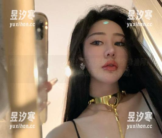 不爱笑的赛琳 微密圈 - 入水动作预警!不爱笑的赛琳全身渔网高清壁纸,保证让你的桌面清爽又有趣。