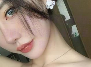 微密圈 – 全套惊喜，不爱笑的赛琳的蓝色蕾丝包臀裙：它能让你在聚会中赢得‘最具存在感’称号！