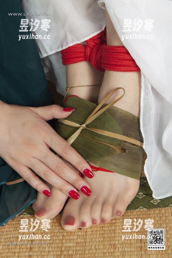 丽柜 - 允儿的定制和服，翻开作品的每一边都像在翻阅历史啊。