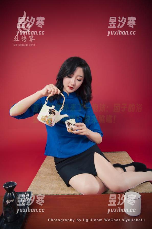 丽柜 - 直播中意外来了一泡沫：团子的浴室写真图包啦！快来瞧瞧！