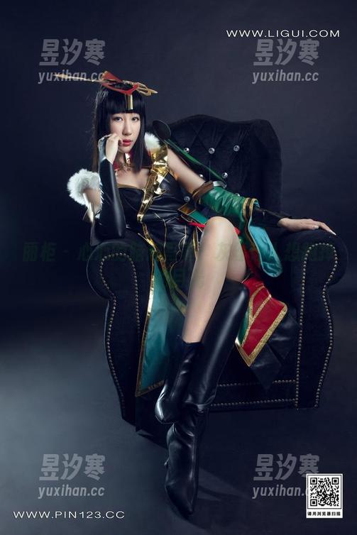 丽柜 - 心心的脑洞写真：灰丝让人想跑掉的目光