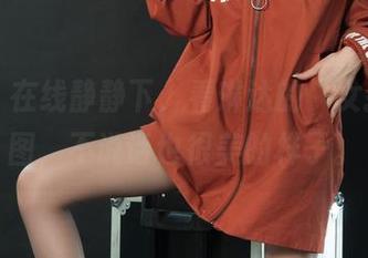 丽柜 – 在线静静下，看琳达的“女孩”美图，不说话也很美的样子。
