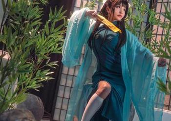 在浴缸里的九九八吖：一张私房图片的暖意