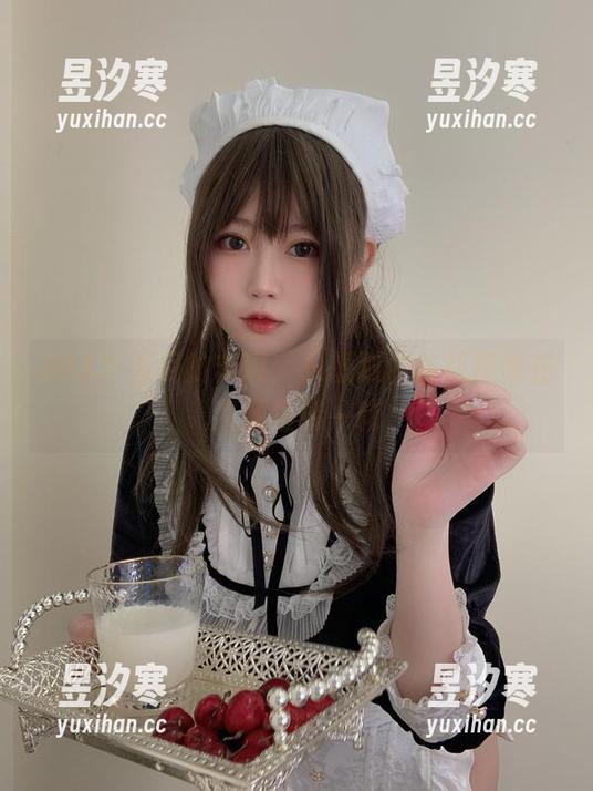 依依超级懒 2023-五月的丰满,只想跟依依超级懒在资源里转一转