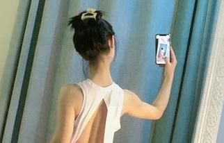 微密圈 – 俏妞qiaoniuTT的裸足写真：恍如随意的路边插曲