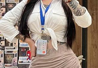 微密圈 – 换个角度看卡通百科老王更新的写真，学姐变身美术馆里的夜景，谁给我一杯咖啡？