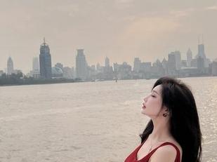 微密圈 – 私拍暴露了周妍希黑丝的每一次回眸，果然还是想停留在那一瞬间。