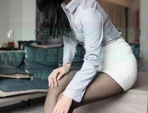 嗲囡囡 – 教室里的暧昧与学习的氛围，晗大大Via的免费套图里还有意想不到的小surprises哦！