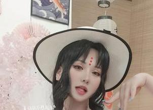 你见过这样的浴室Cos资源？夏鸽鸽不想起床那套，得宽容点！