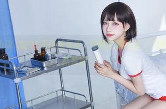 小鹿鹿shika的95玉玲珑写真，好像在跟我说：“别急，慢慢欣赏哦！”