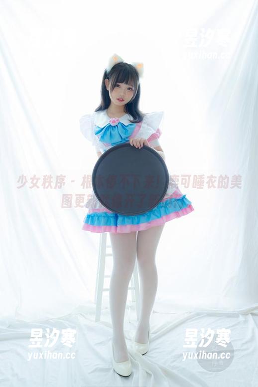 少女秩序 - 根本停不下来！鹿可睡衣的美图更新就像开了新扇门。