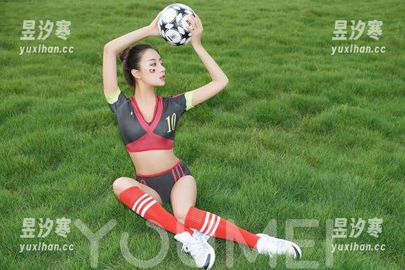 尤蜜荟 - 一秒钟决定人生：奶茶Emily的概念美足写真合集