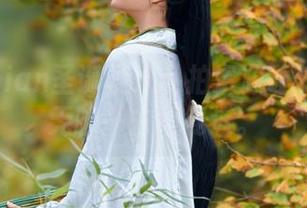 年年Nnian圣诞梗：私拍资源让节日中的无聊一去不复返。