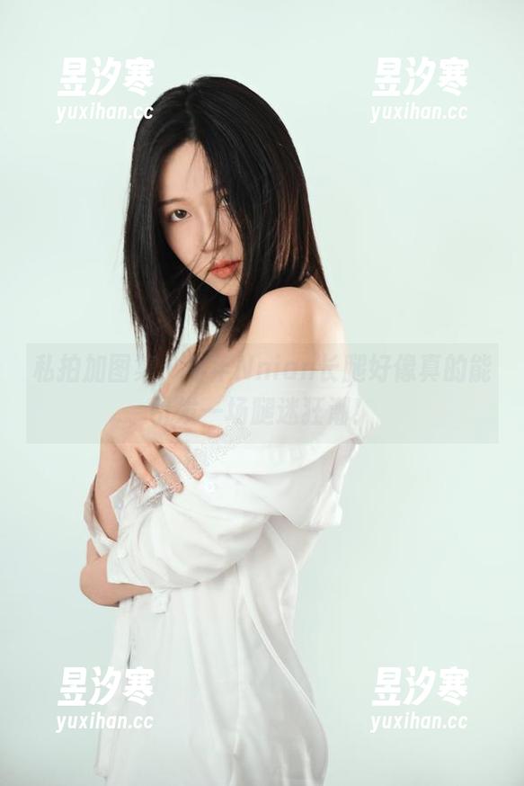 私拍加图集，年年Nnian长腿好像真的能引发一场腿迷狂潮！