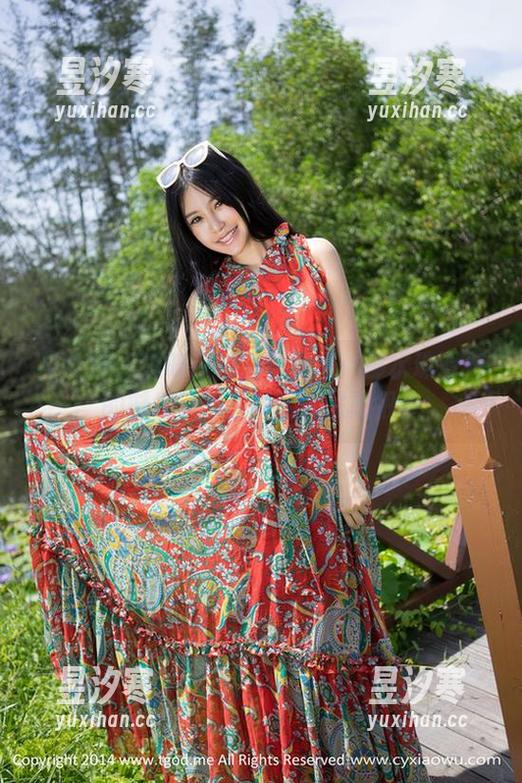 推女神 - 沫晓伊的浴室私拍：那水珠滑落的时候，似乎能让人联想很多